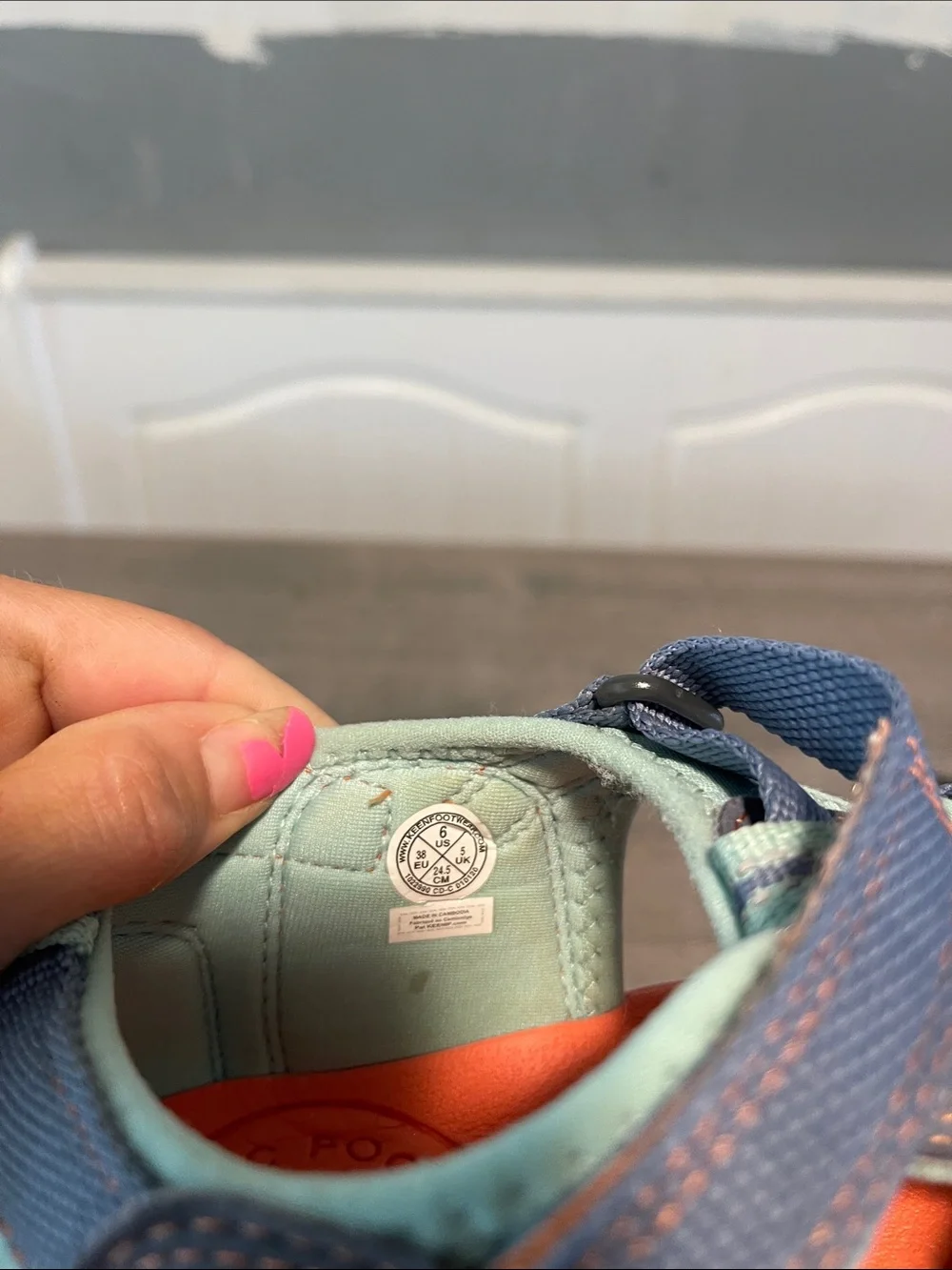 Keen Newport H2 Waterproof Gray Shoes Sandals‎ Size 6